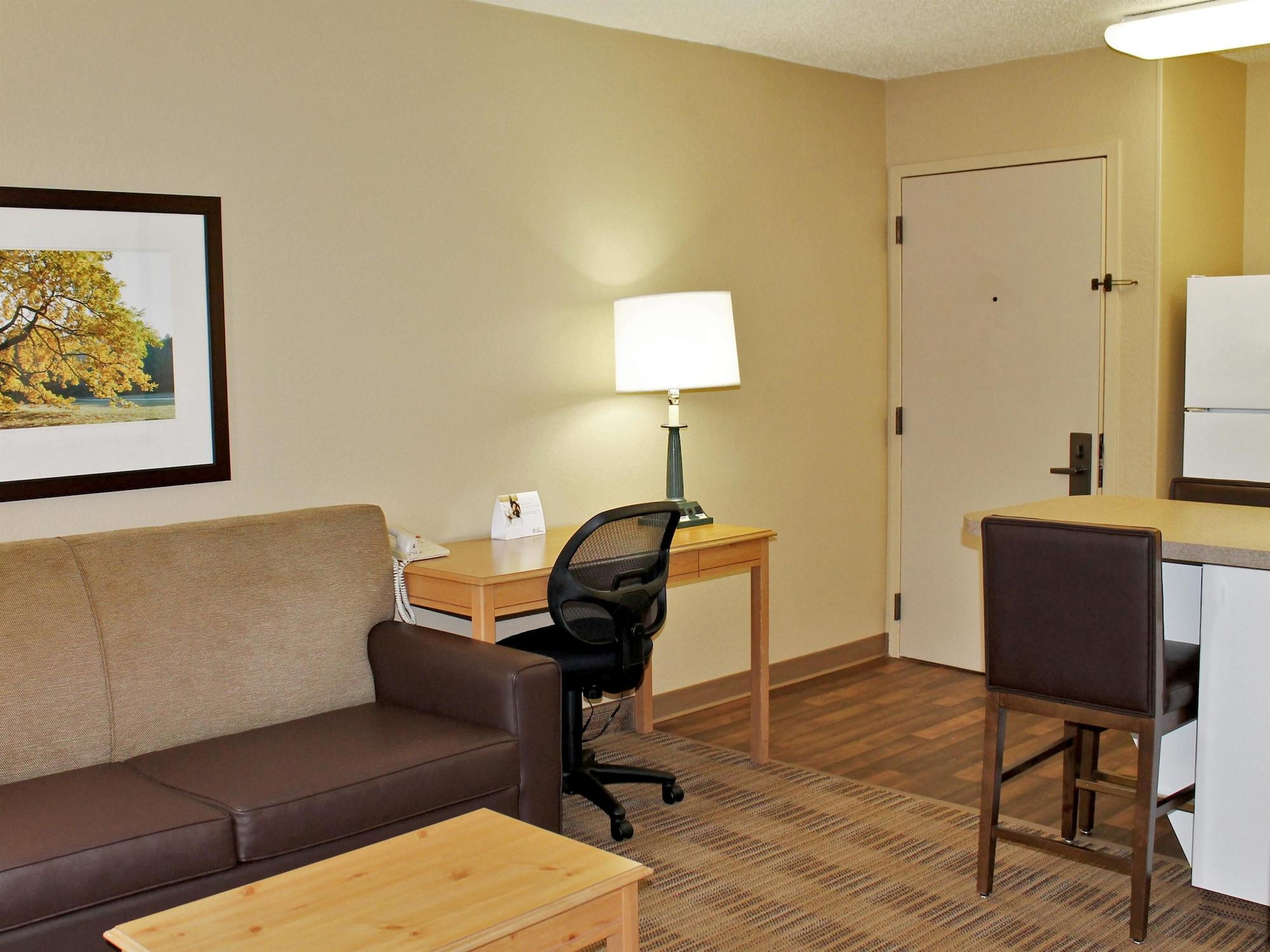 เอ็กซ์เทนด์ สเตย์ อเมริกา บอสตัน วอลแทม 52 โฟร์ท อเวนิว Hotel วอลแธม ภายนอก รูปภาพ