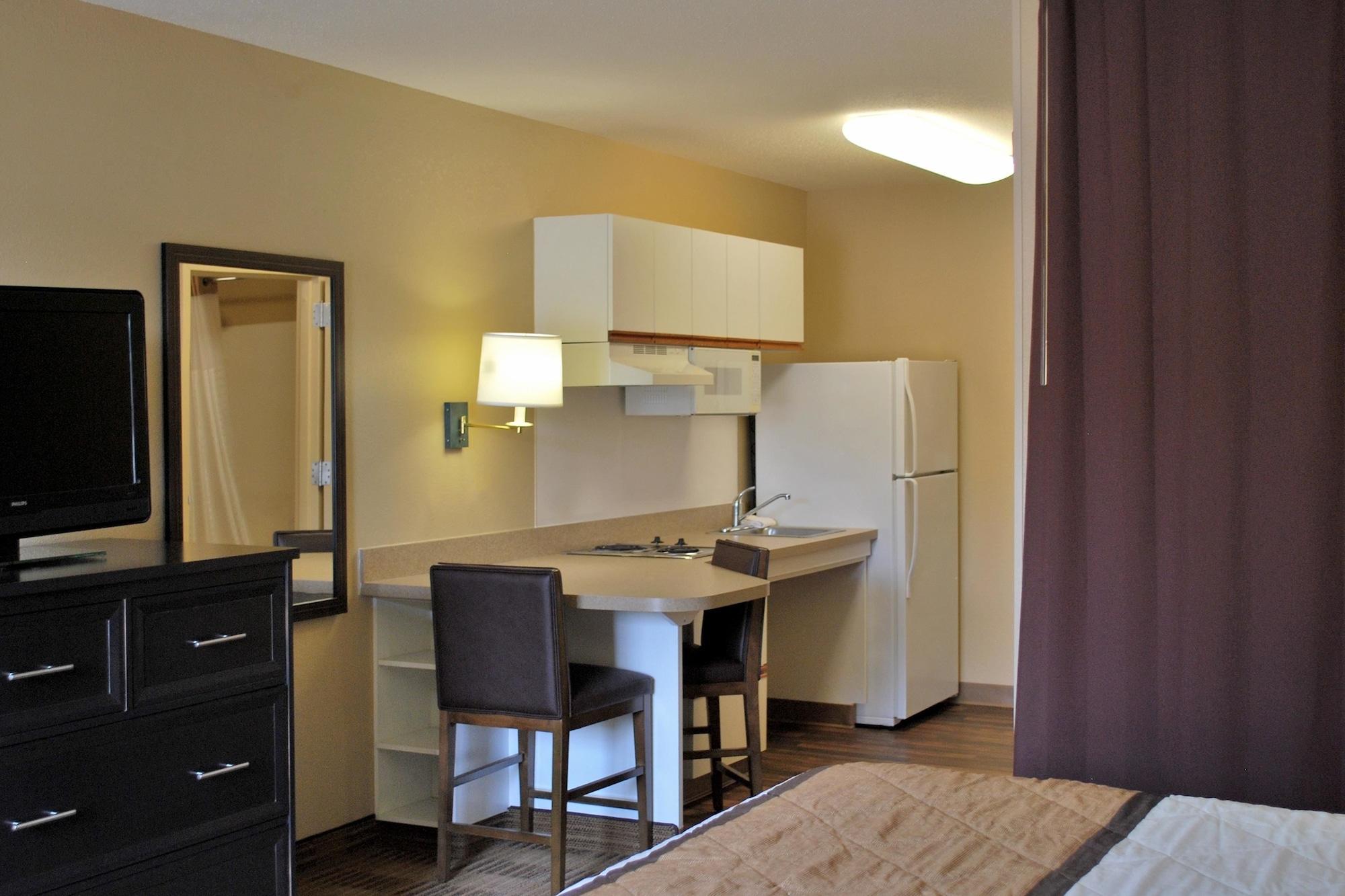 เอ็กซ์เทนด์ สเตย์ อเมริกา บอสตัน วอลแทม 52 โฟร์ท อเวนิว Hotel วอลแธม ภายนอก รูปภาพ