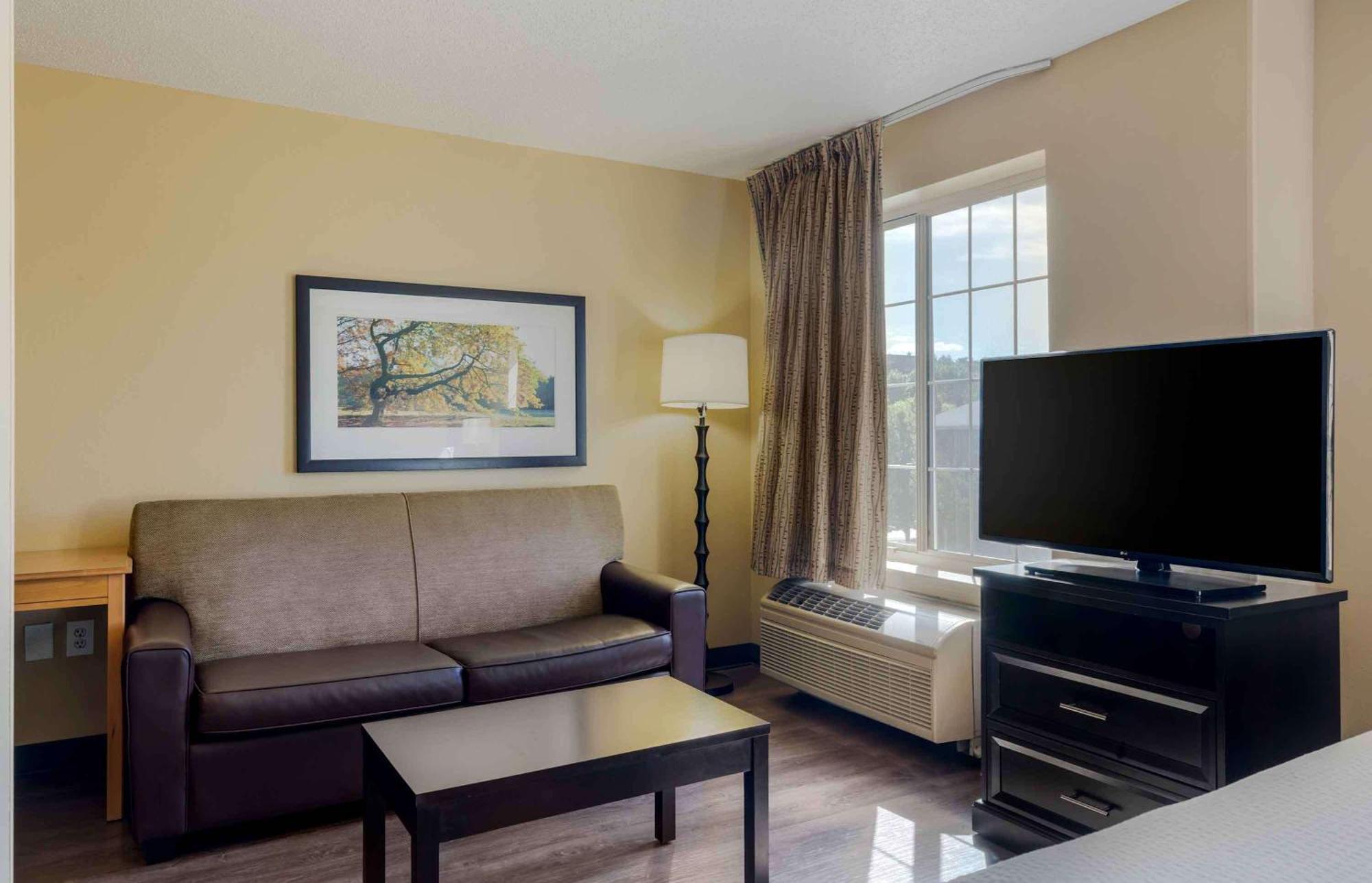 เอ็กซ์เทนด์ สเตย์ อเมริกา บอสตัน วอลแทม 52 โฟร์ท อเวนิว Hotel วอลแธม ภายนอก รูปภาพ