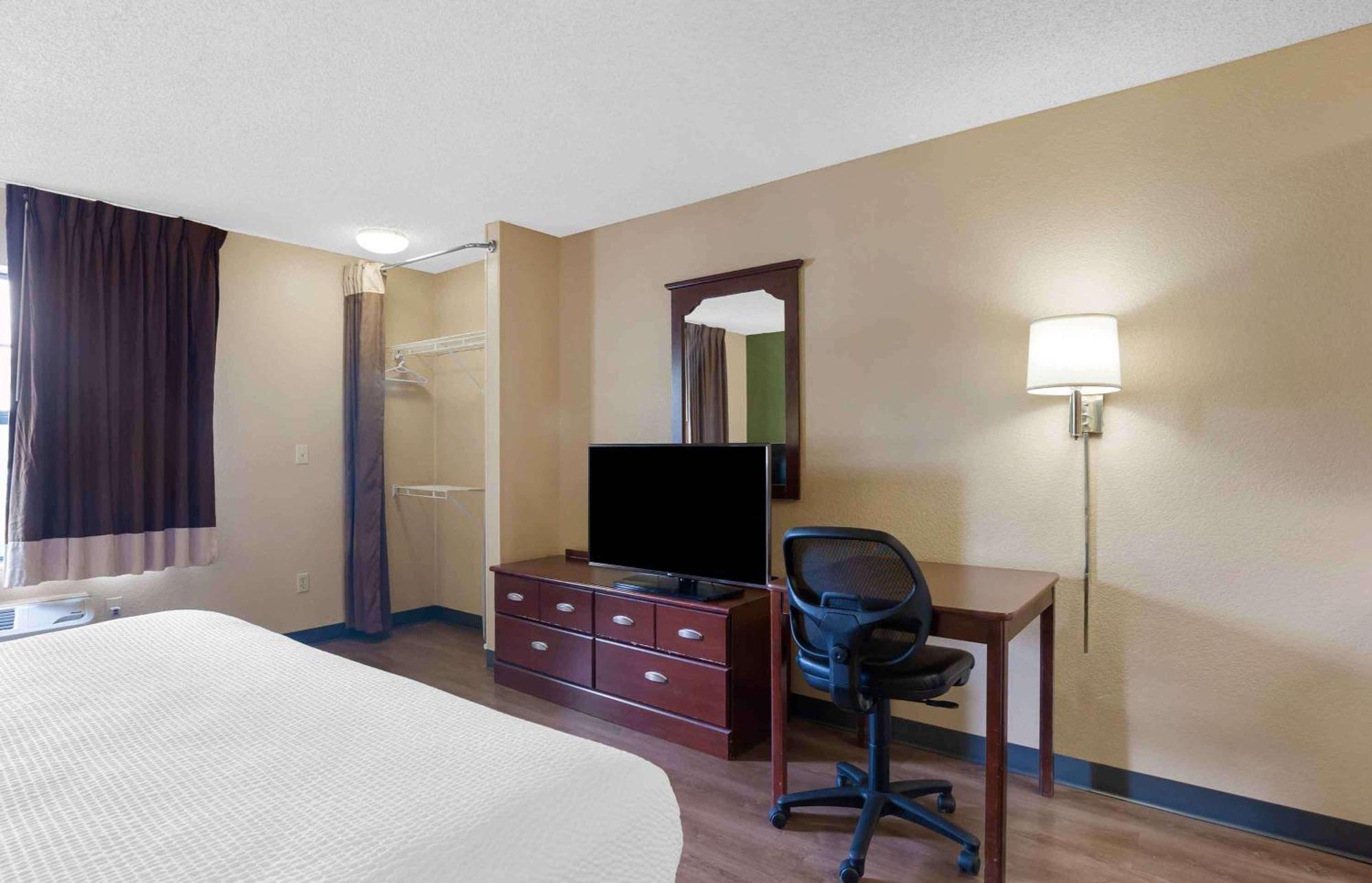 เอ็กซ์เทนด์ สเตย์ อเมริกา บอสตัน วอลแทม 52 โฟร์ท อเวนิว Hotel วอลแธม ภายนอก รูปภาพ
