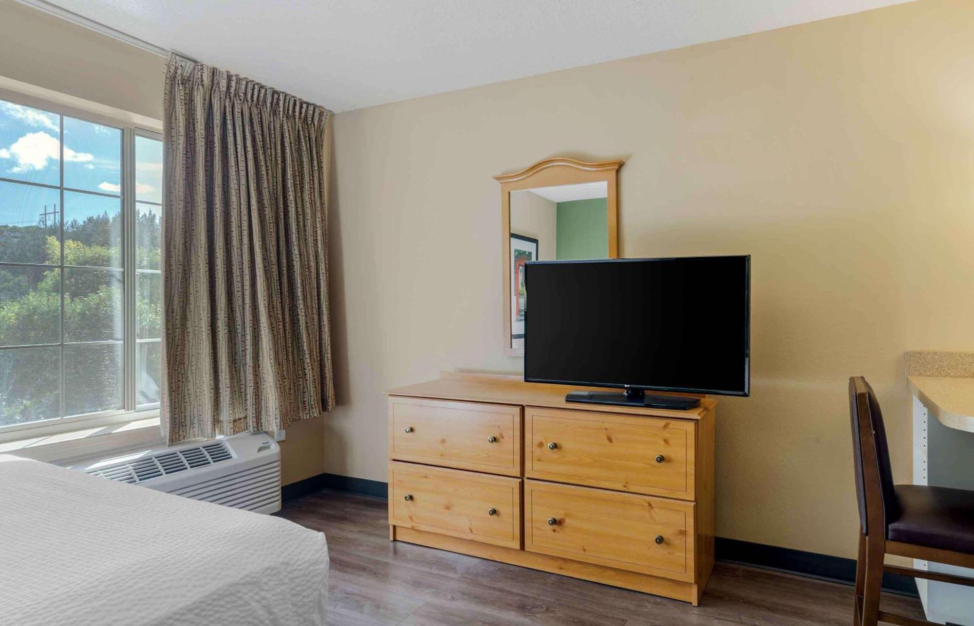 เอ็กซ์เทนด์ สเตย์ อเมริกา บอสตัน วอลแทม 52 โฟร์ท อเวนิว Hotel วอลแธม ภายนอก รูปภาพ
