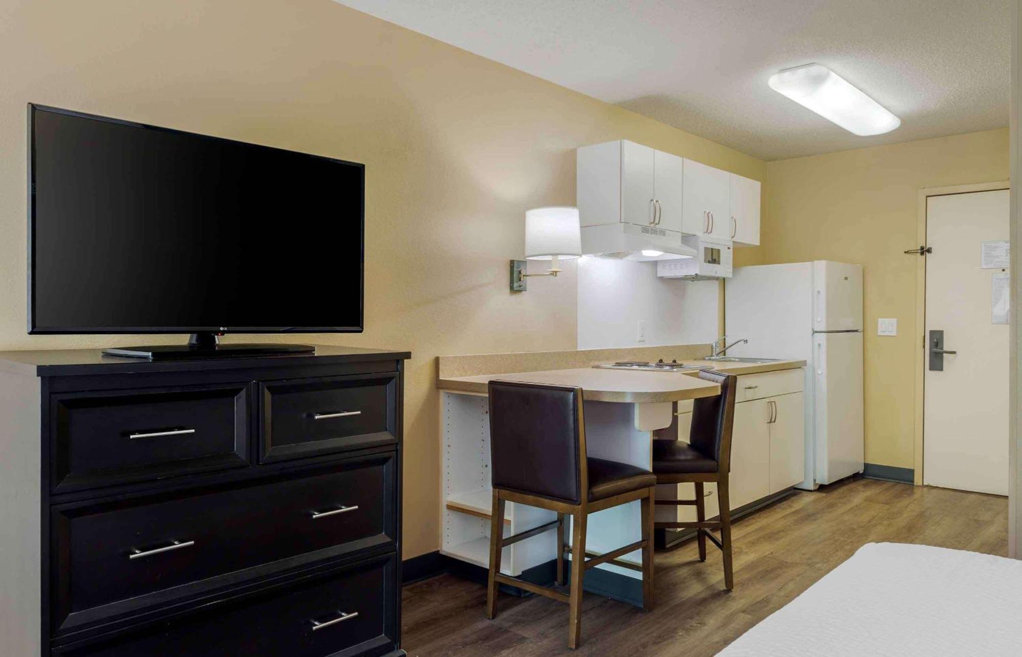 เอ็กซ์เทนด์ สเตย์ อเมริกา บอสตัน วอลแทม 52 โฟร์ท อเวนิว Hotel วอลแธม ภายนอก รูปภาพ
